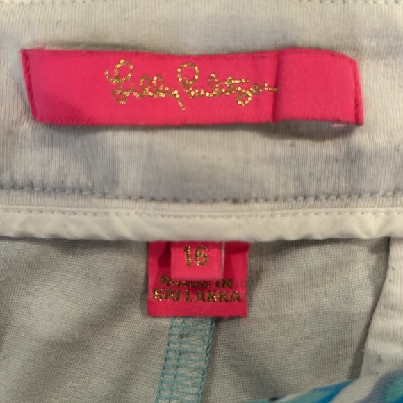 Lilly Pulitzer Jayne shorts. - Picture 2 of 4